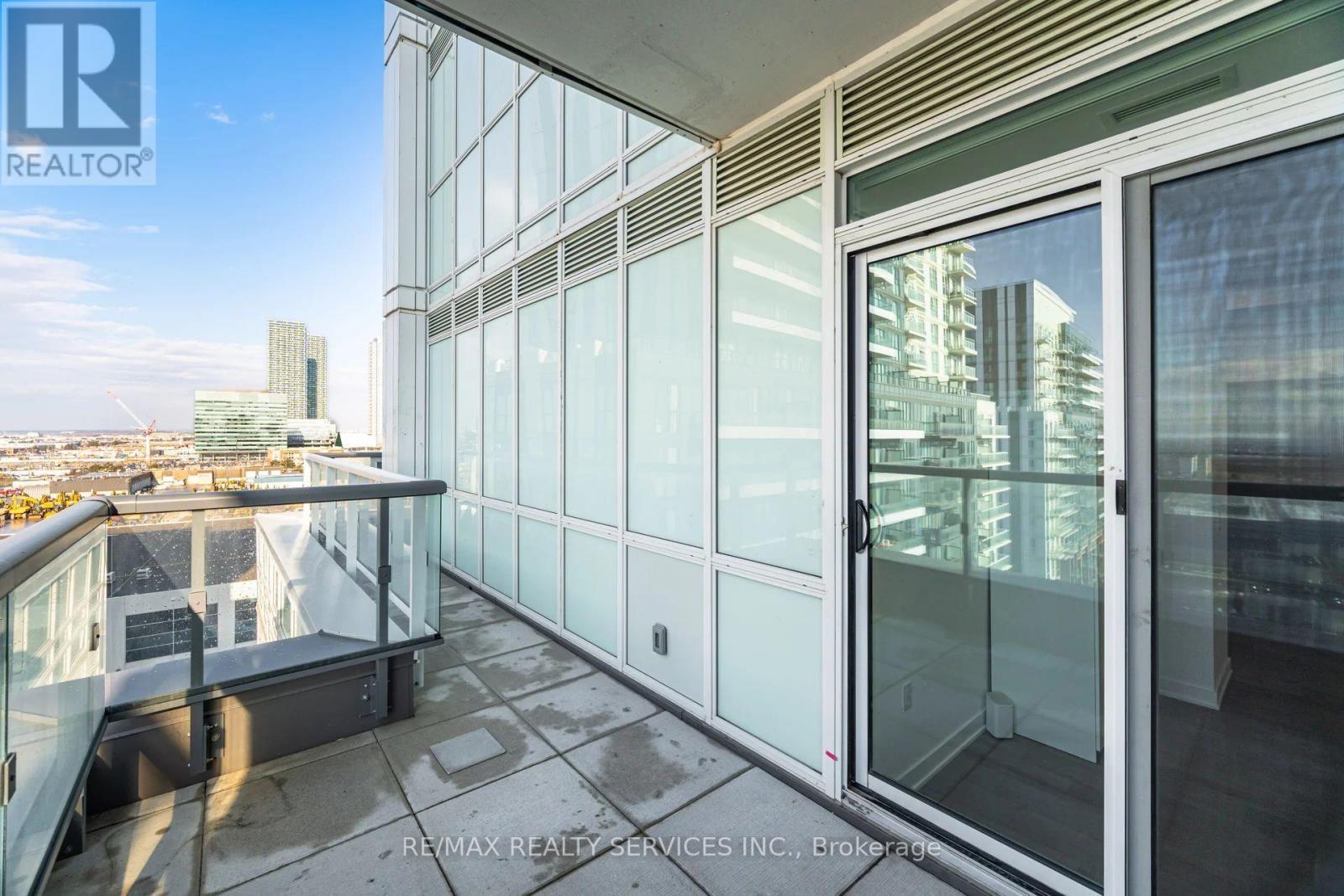 1007 - 60 Honeycrisp Crescent, Vaughan, ON - Outdoor With Balcony With Exterior