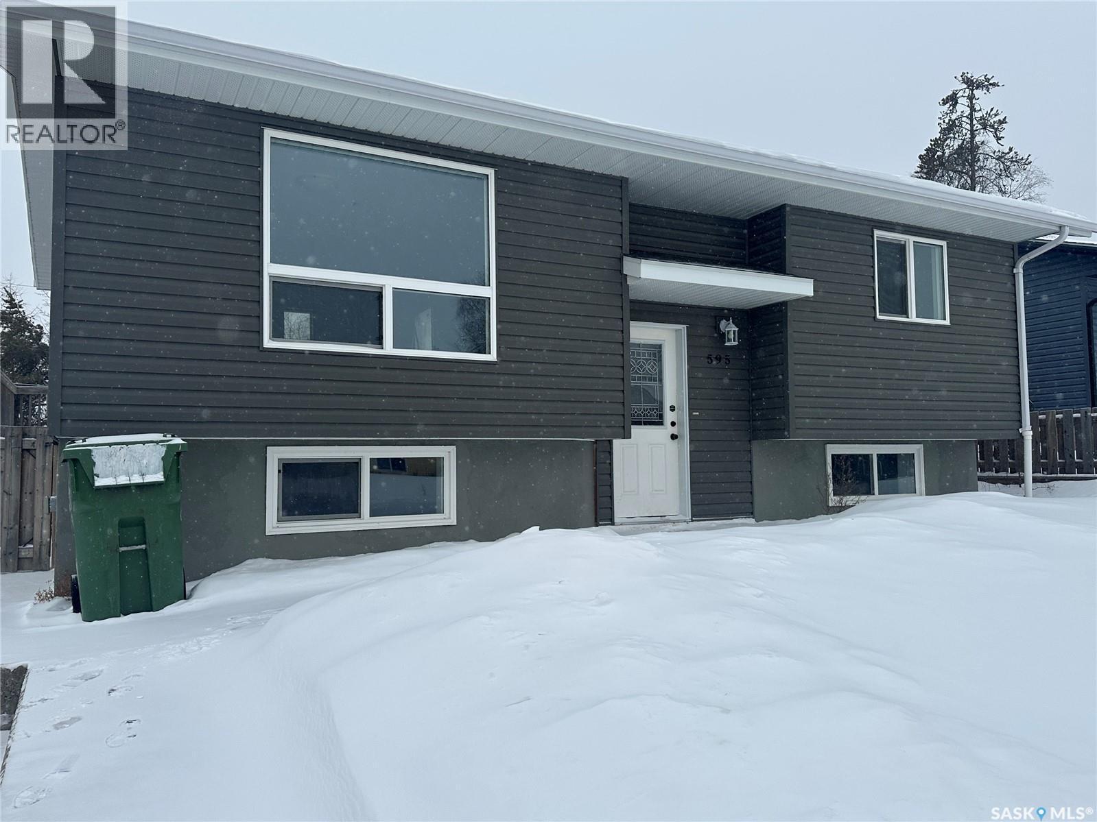 595 Cook Crescent, La Ronge, SK - Outdoor