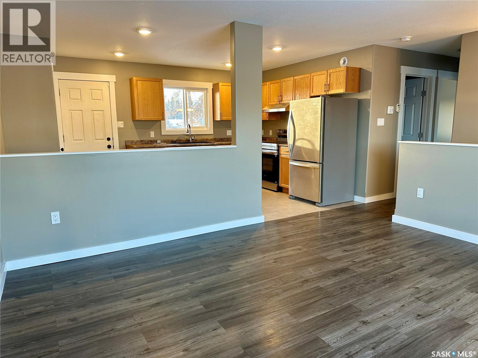 595 Cook Crescent, La Ronge, SK - Indoor Photo Showing Kitchen