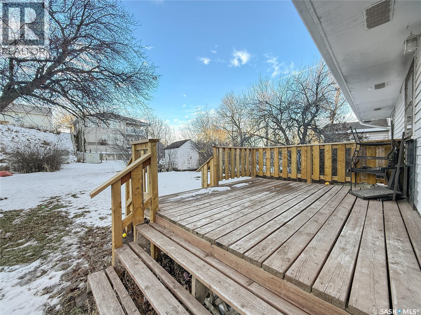 240 8Th Avenue Ne, Swift Current, SK - Outdoor With Deck Patio Veranda