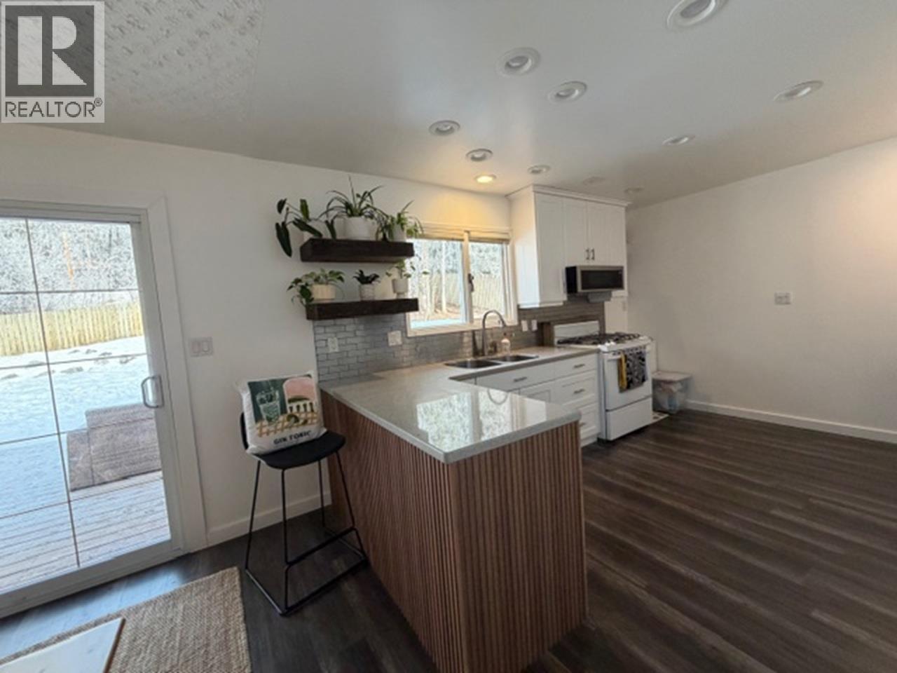3039 Ridgeview Drive, Prince George, BC - Indoor Photo Showing Kitchen With Double Sink