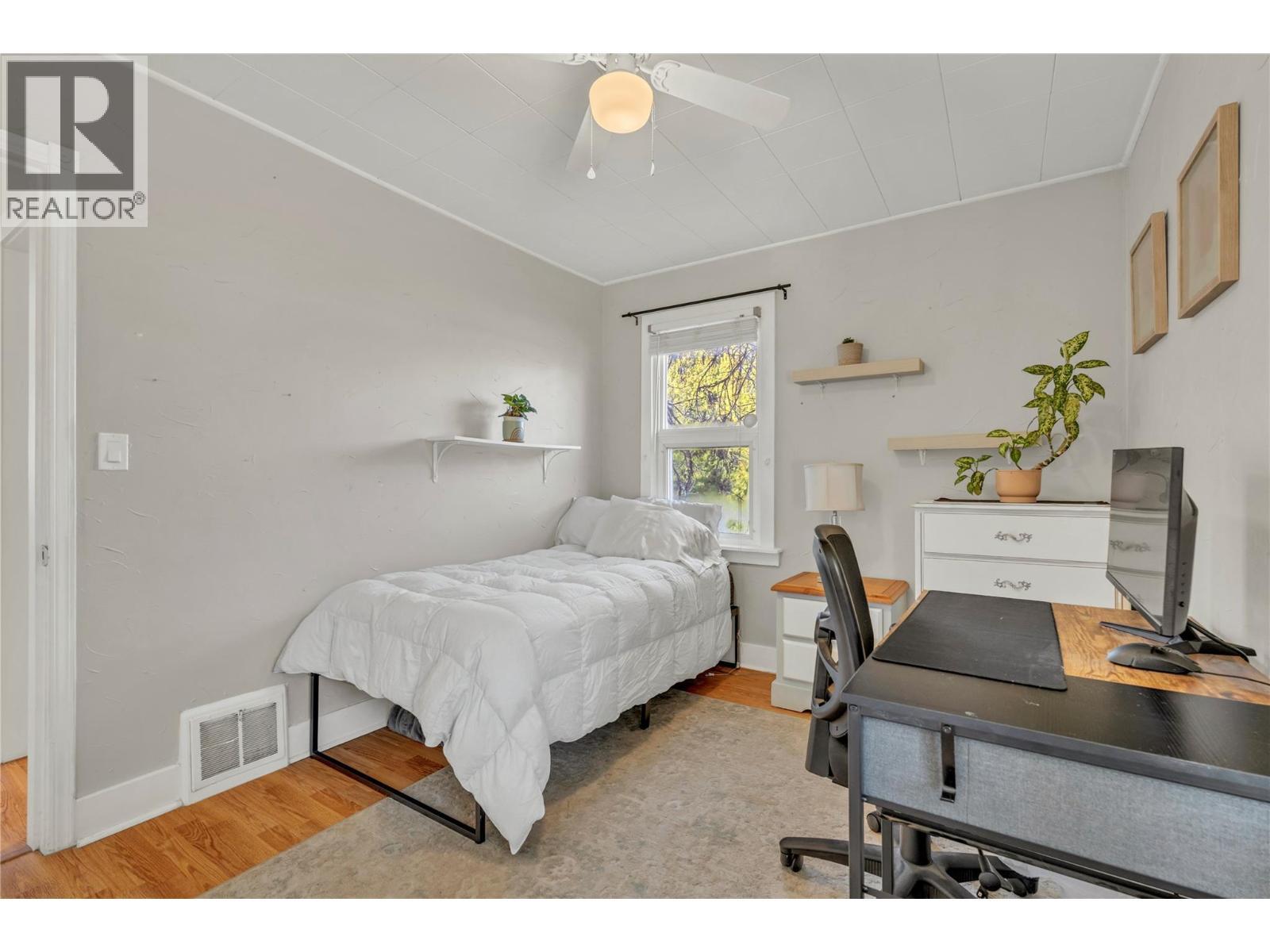 Second Bedroom - 10120 Julia Street, Summerland, BC - Indoor Photo Showing Bedroom
