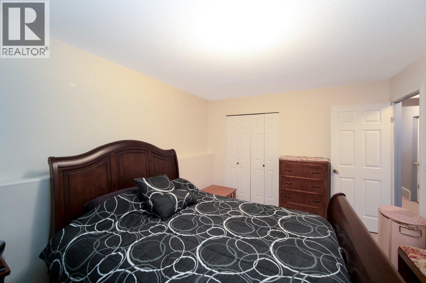 2401 12Th Street N Unit# 20, Cranbrook, BC - Indoor Photo Showing Bedroom
