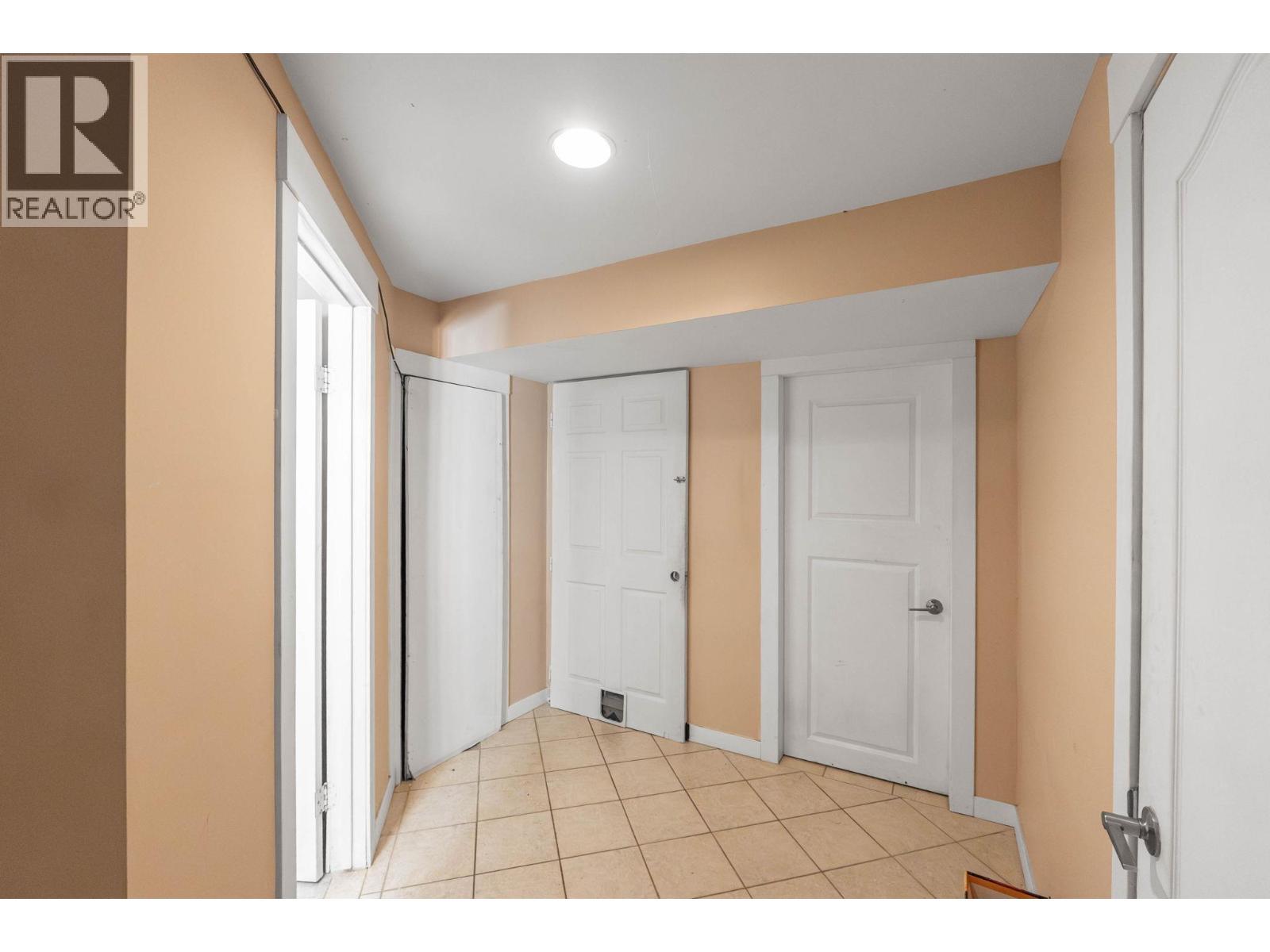 698 Balsam Road, Kelowna, BC - Indoor Photo Showing Other Room