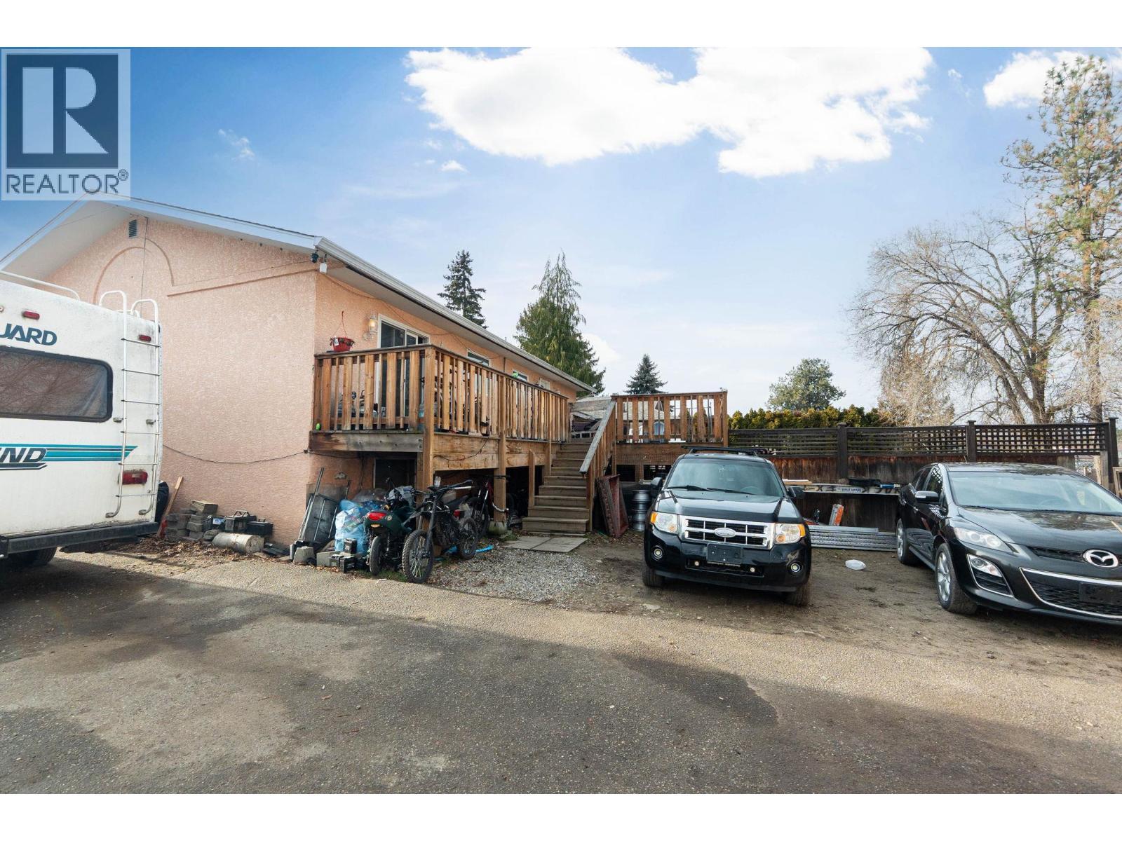 698 Balsam Road, Kelowna, BC - Outdoor
