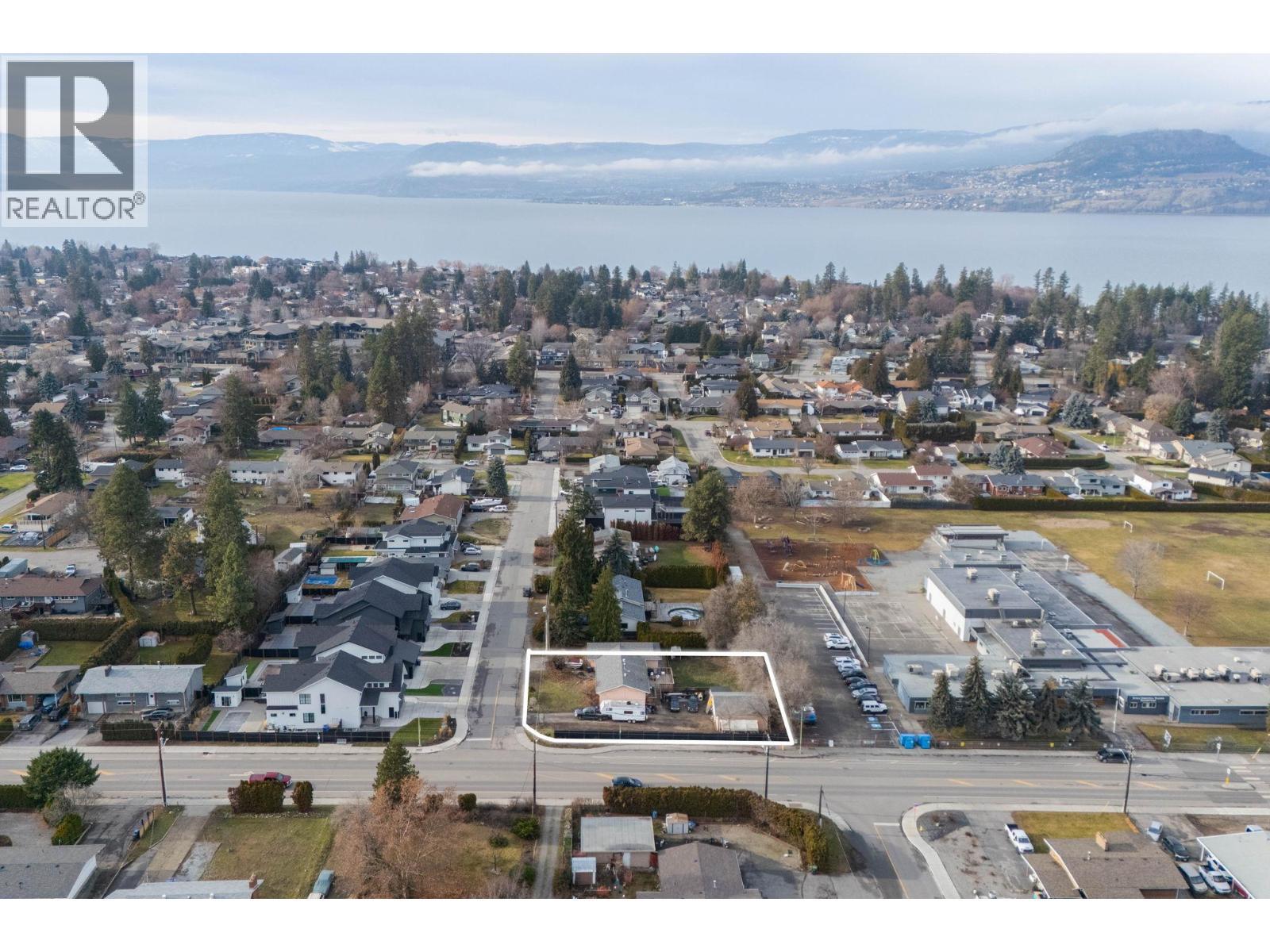 698 Balsam Road, Kelowna, BC - Outdoor With Body Of Water With View