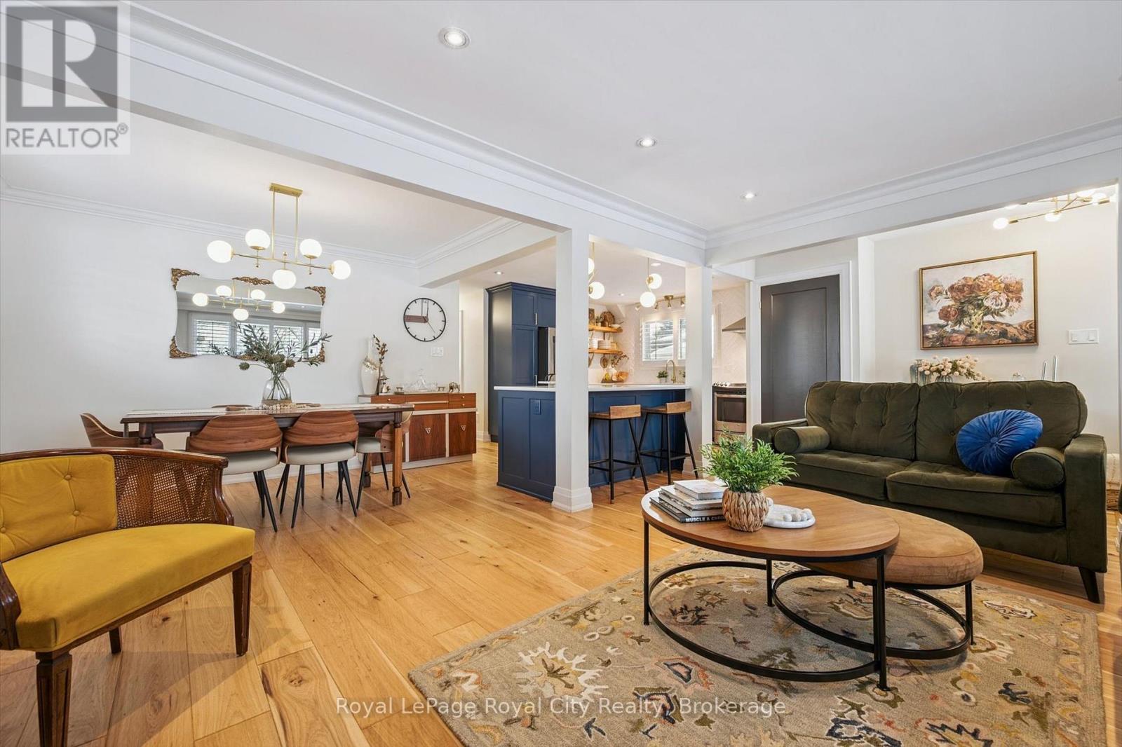 18 Uplands Place, Guelph (Victoria North), ON - Indoor Photo Showing Living Room