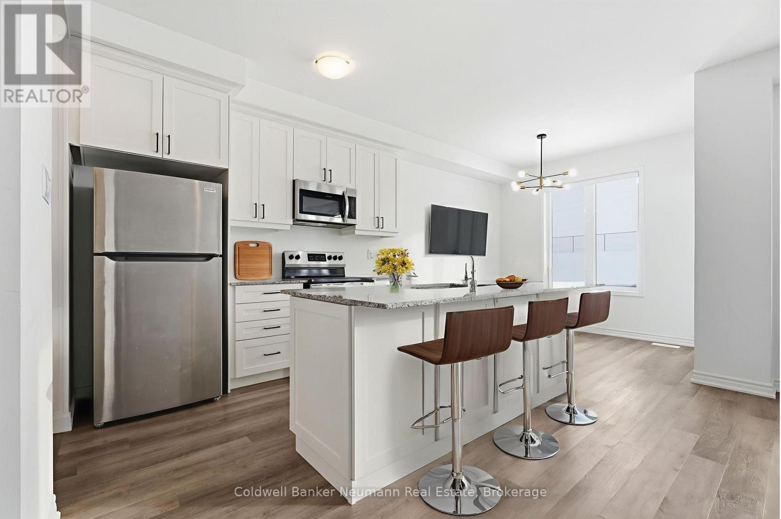 Kitchen - 222 Histand Trail, Kitchener, ON - Indoor Photo Showing Kitchen With Upgraded Kitchen