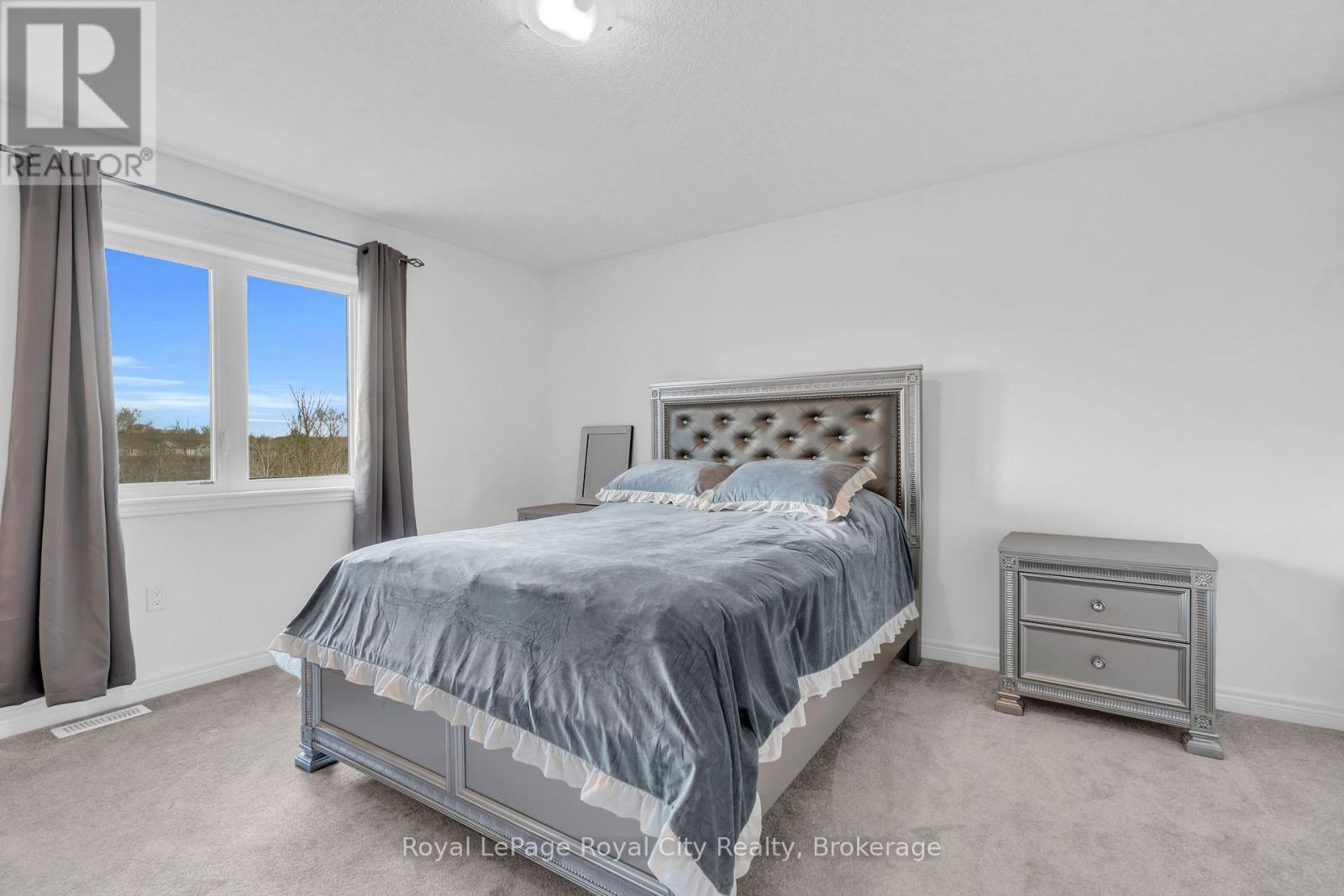7 - 269 Watson Parkway N, Guelph (Grange Road), ON - Indoor Photo Showing Bedroom
