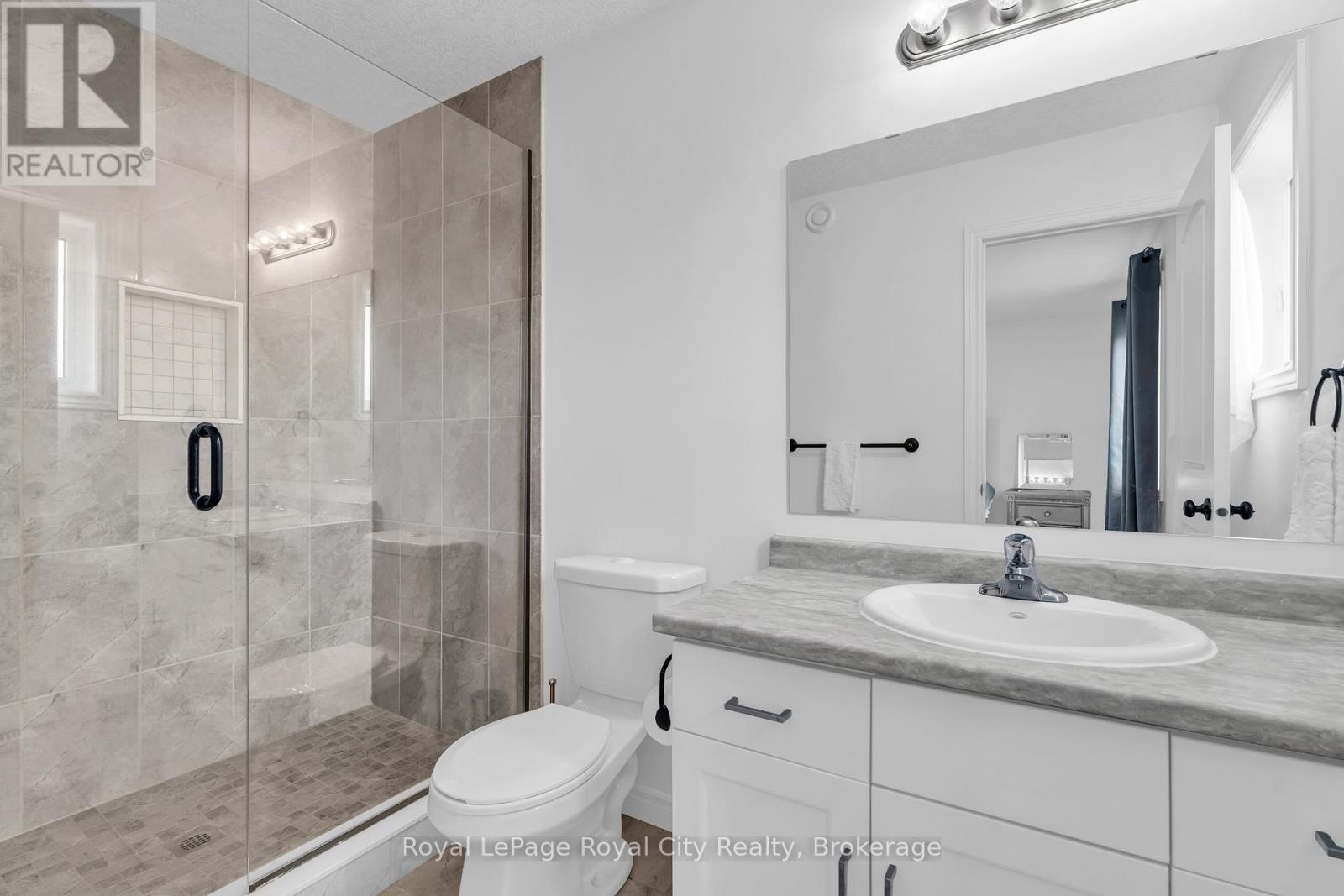 7 - 269 Watson Parkway N, Guelph (Grange Road), ON - Indoor Photo Showing Bathroom