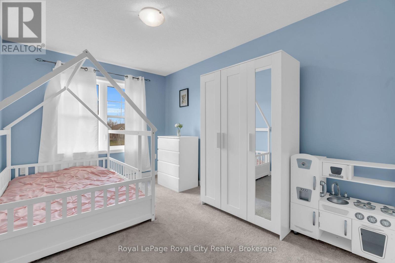 7 - 269 Watson Parkway N, Guelph (Grange Road), ON - Indoor Photo Showing Bedroom