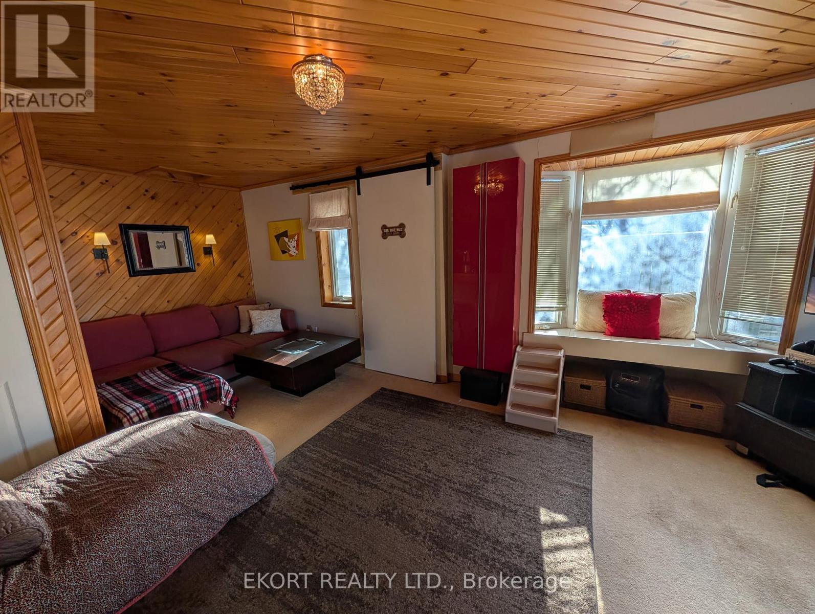 Living Room - 460 - 5427 Young Street, Hamilton Township, ON - Indoor