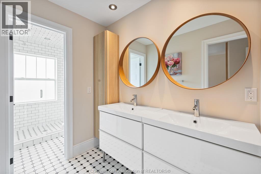 3564 Seven Lakes Drive, Lasalle, ON - Indoor Photo Showing Bathroom