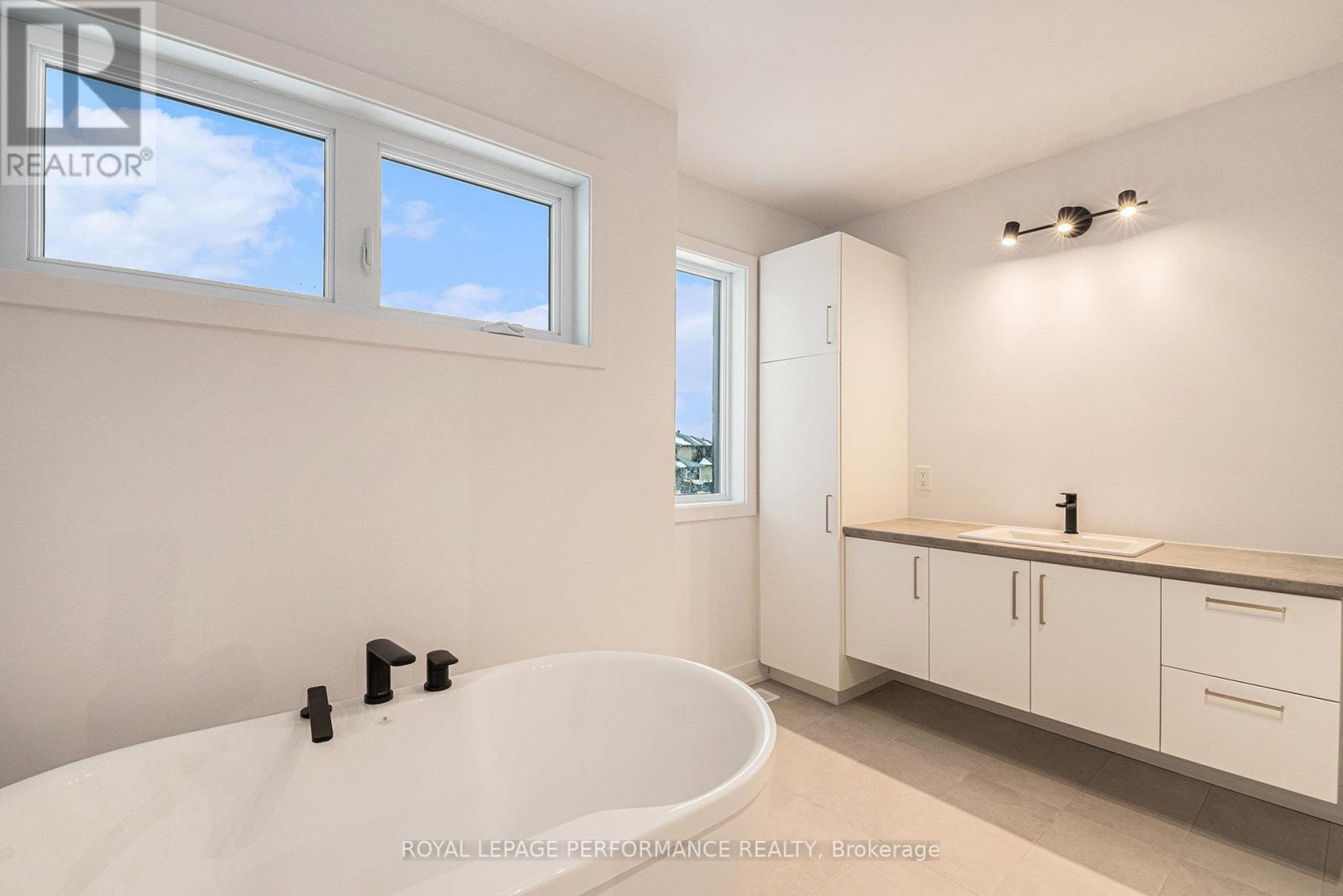 94 Rutile Street, Clarence-Rockland, ON - Indoor Photo Showing Bathroom