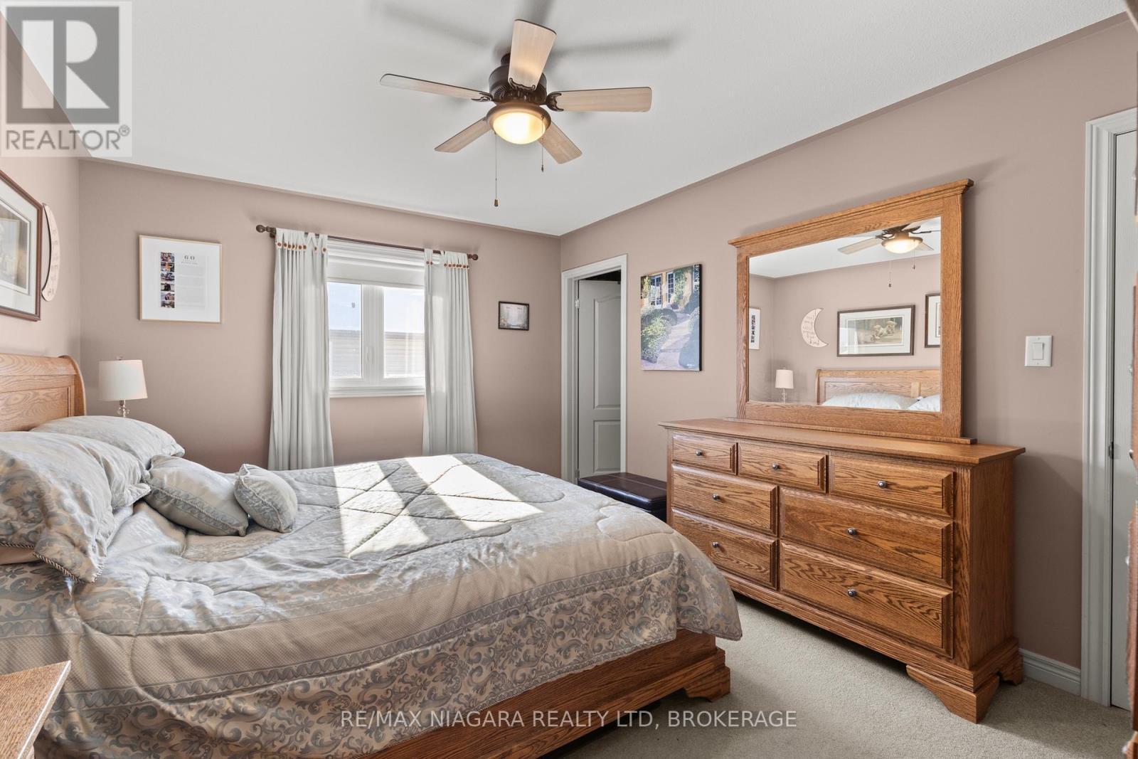 129 Wellbrook Avenue, Welland (Prince Charles), ON - Indoor Photo Showing Bedroom