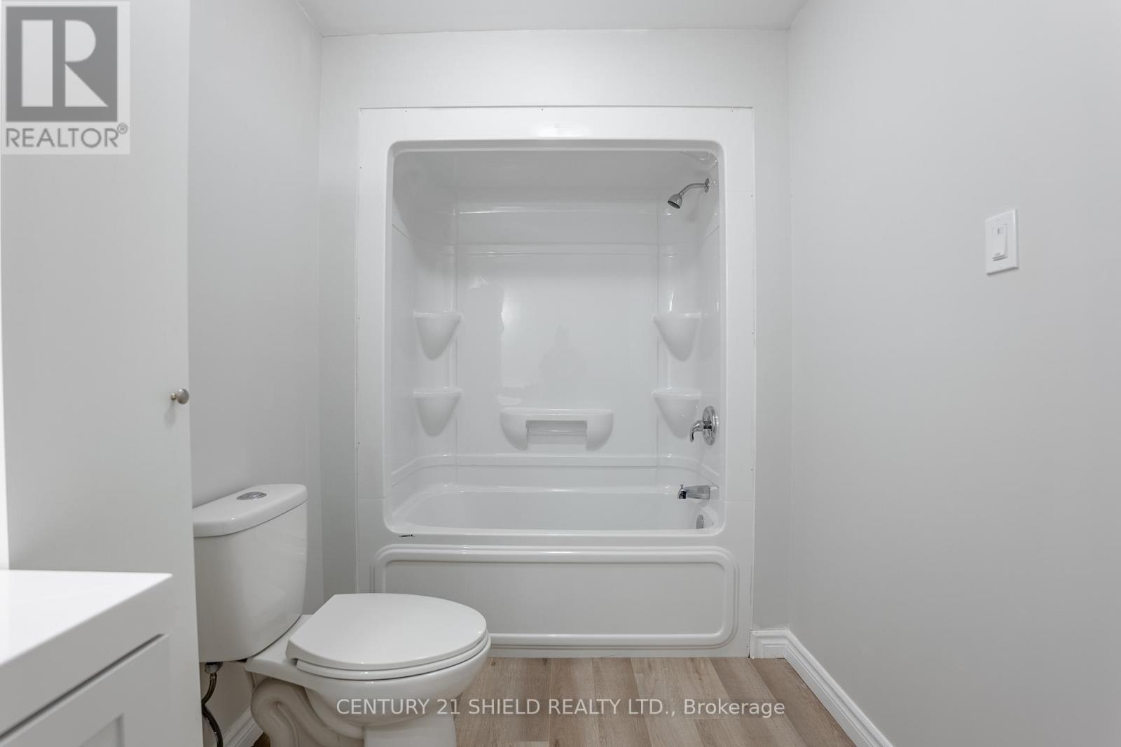 28 George Street, North Stormont, ON - Indoor Photo Showing Bathroom