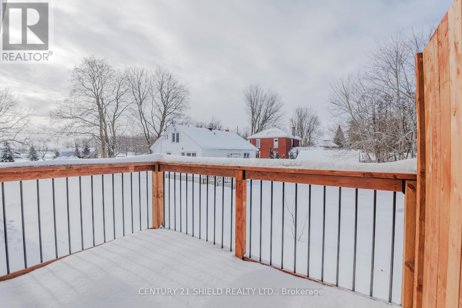 28 George Street, North Stormont, ON - Outdoor