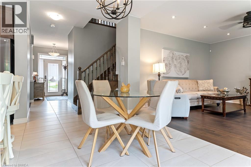 8 Lorne Card Drive, Paris, ON - Indoor Photo Showing Dining Room