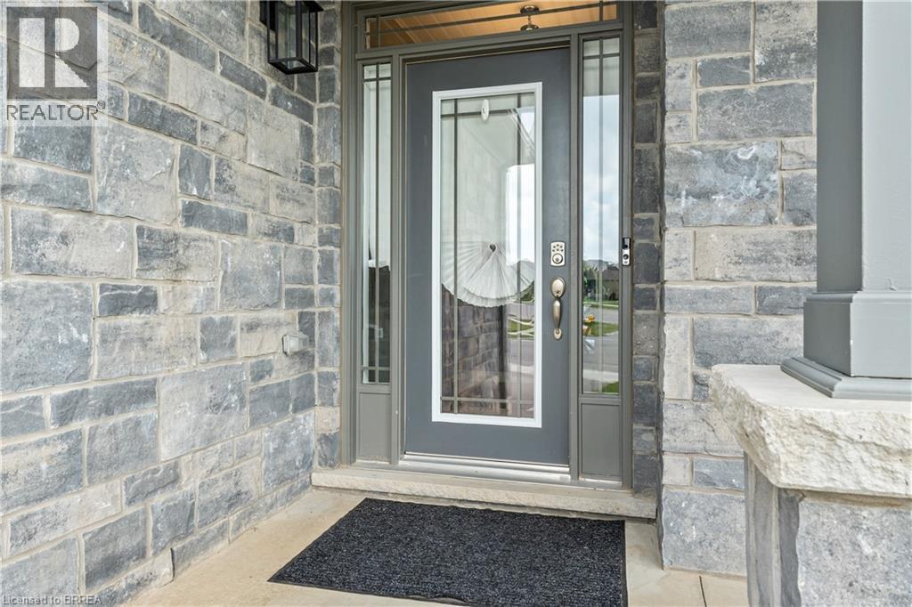 8 Lorne Card Drive, Paris, ON -