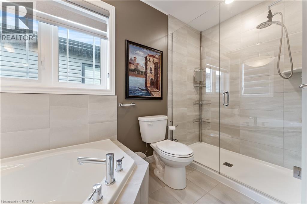 8 Lorne Card Drive, Paris, ON - Indoor Photo Showing Bathroom