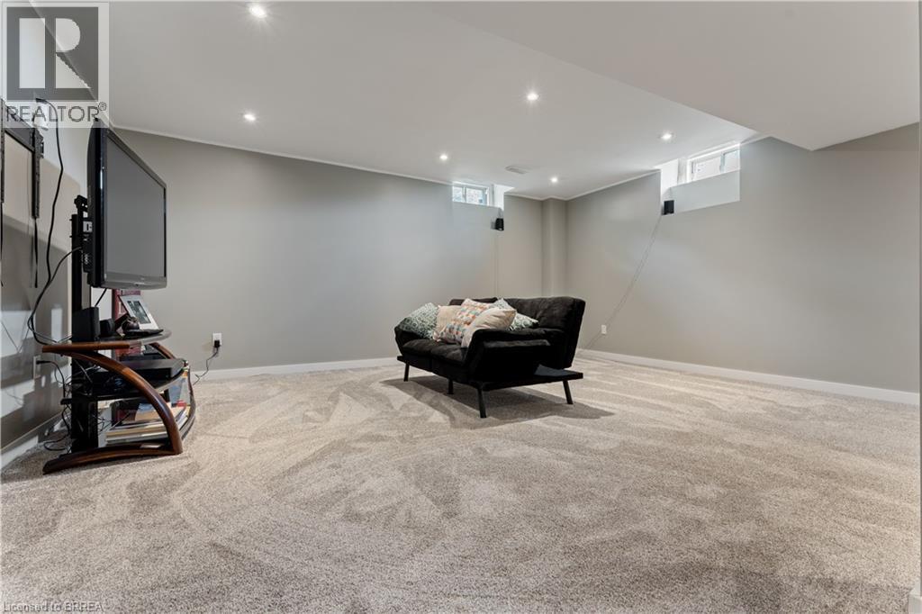 8 Lorne Card Drive, Paris, ON - Indoor