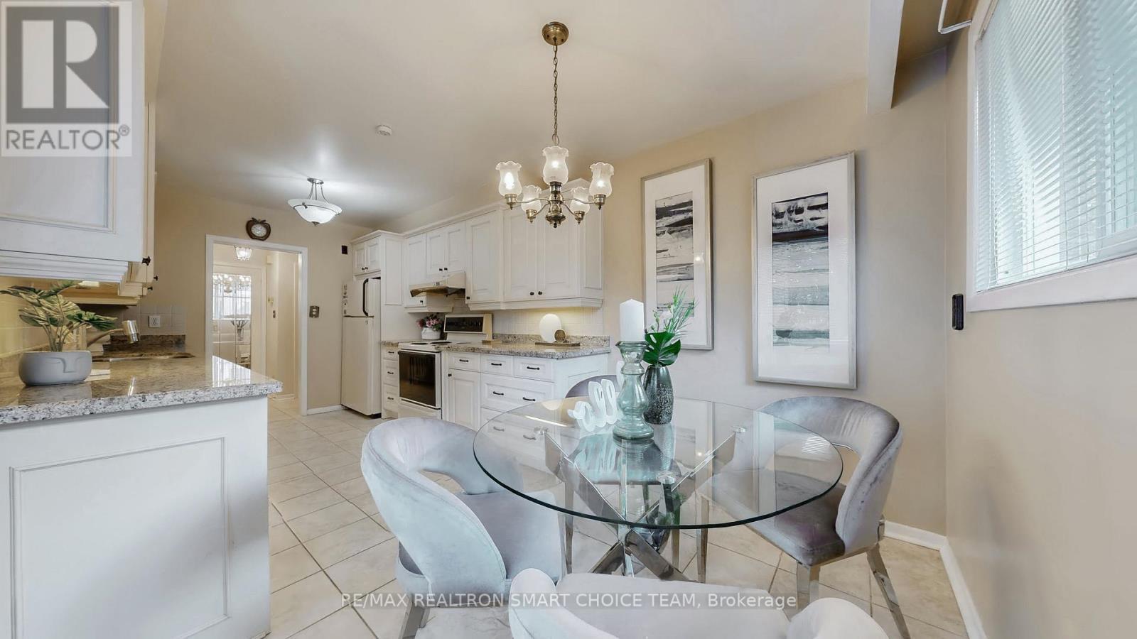 18 Brenham Crescent, Toronto, ON - Indoor Photo Showing Dining Room