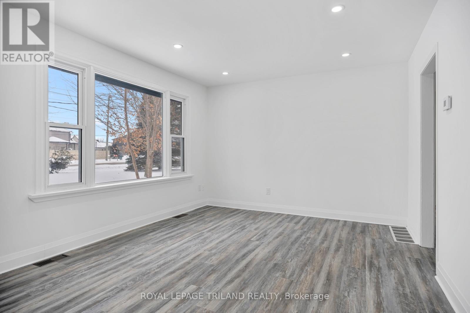 1223 Sunningdale Road E, London North (North C), ON - Indoor Photo Showing Other Room