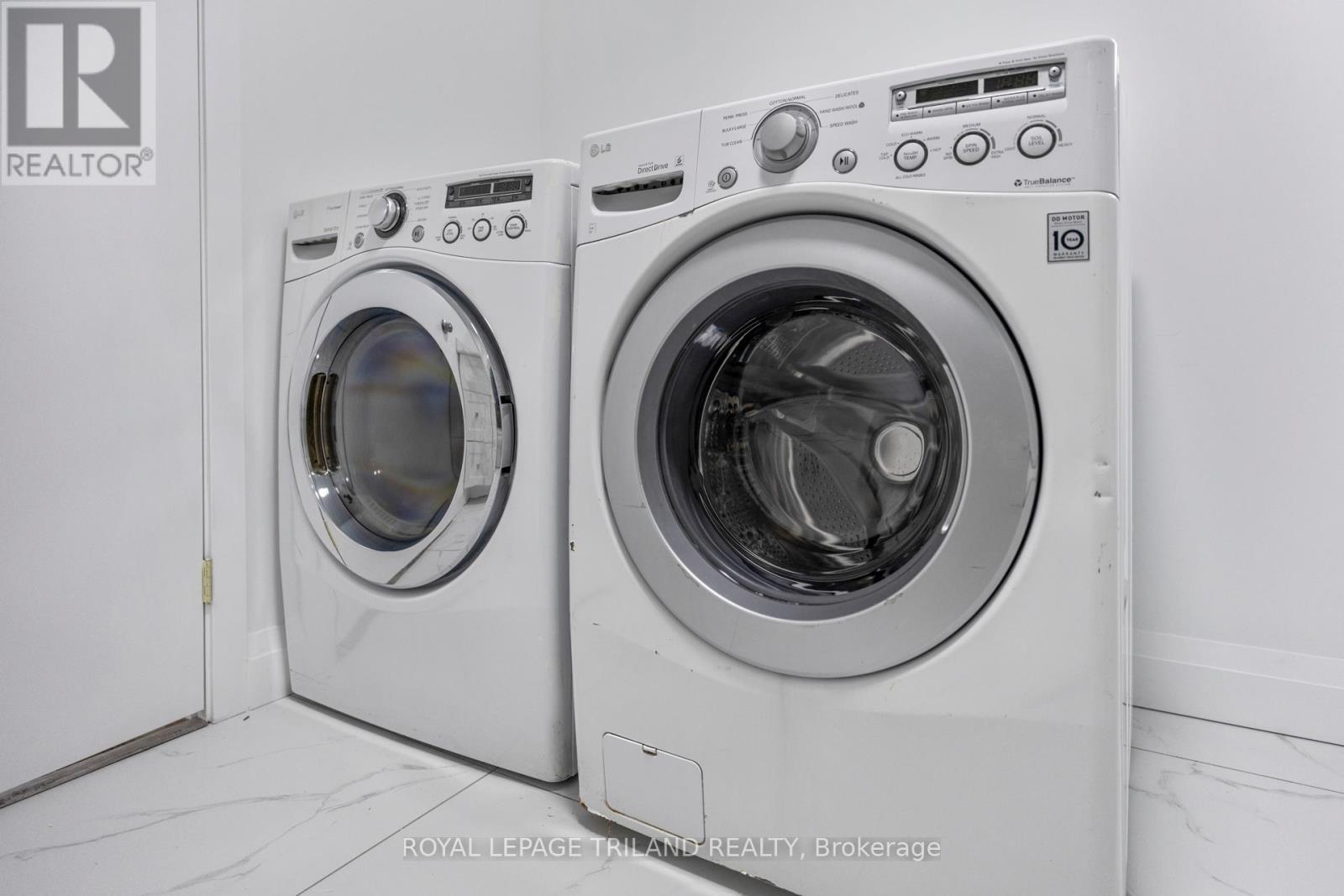 1223 Sunningdale Road E, London North (North C), ON - Indoor Photo Showing Laundry Room