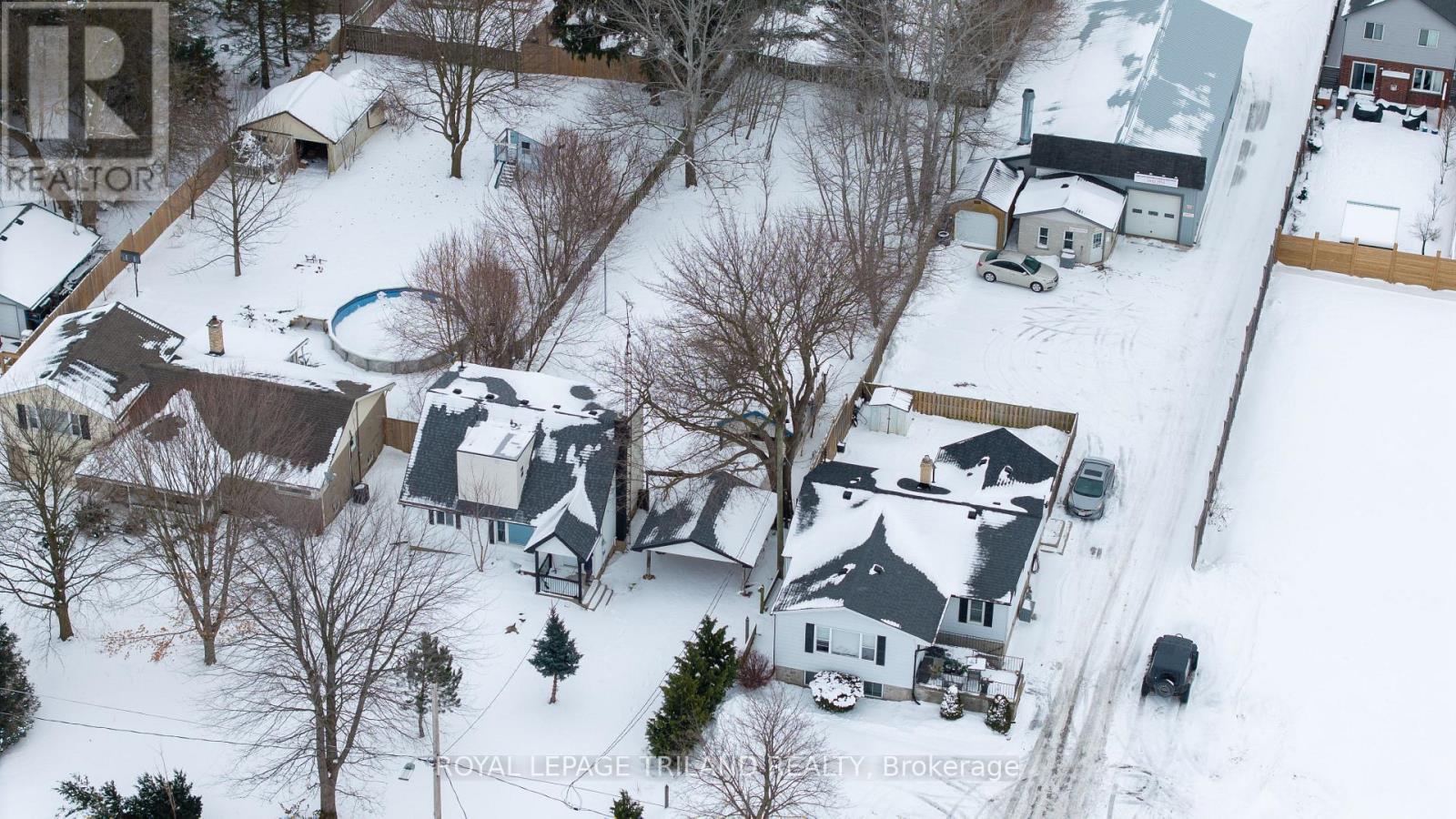 1223 Sunningdale Road E, London North (North C), ON - Outdoor