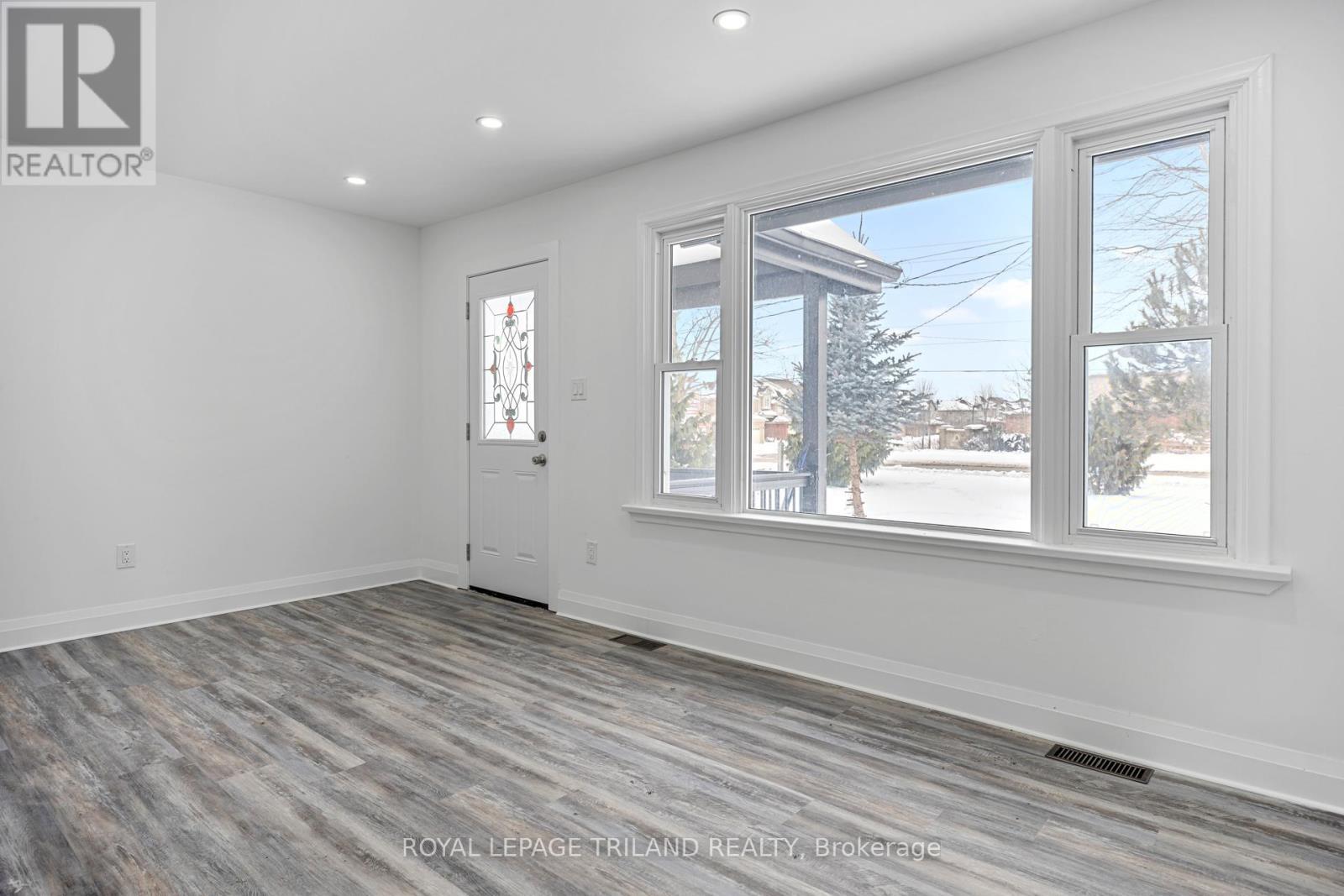 1223 Sunningdale Road E, London North (North C), ON - Indoor Photo Showing Other Room
