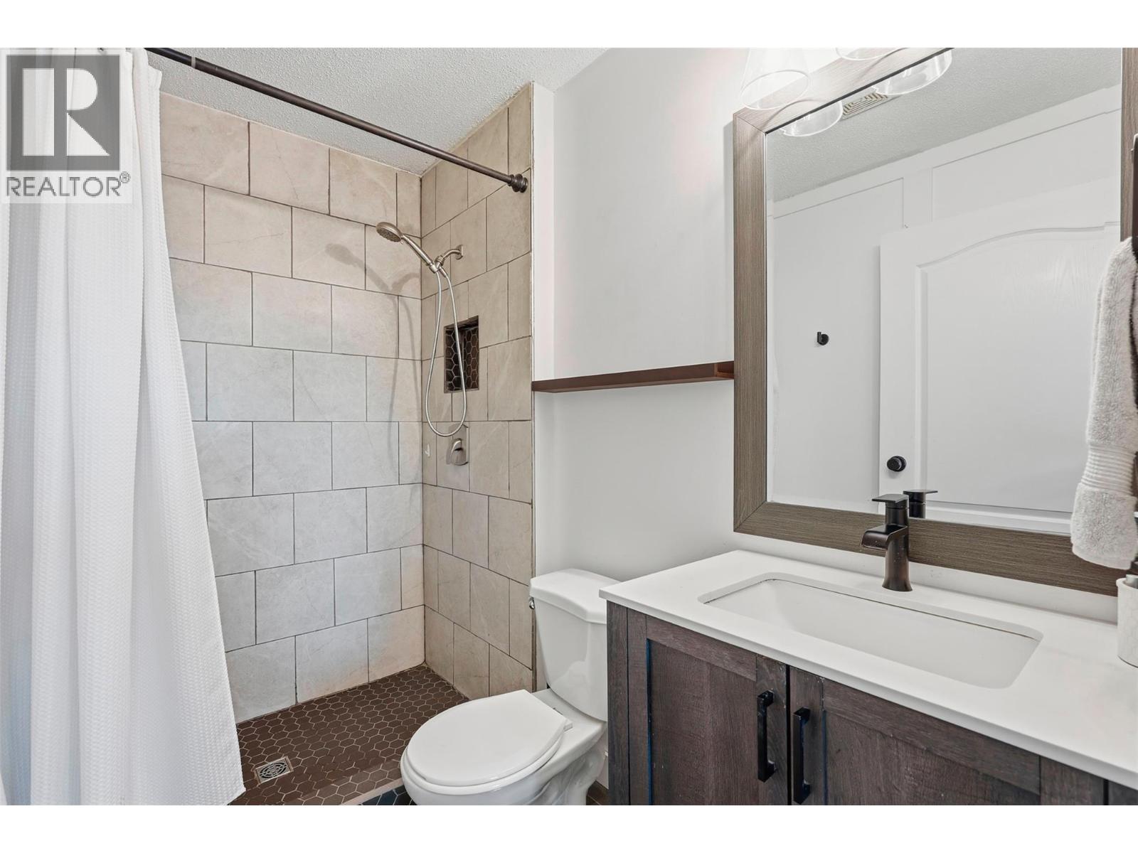 4654 Spurraway Road, Kamloops, BC - Indoor Photo Showing Bathroom
