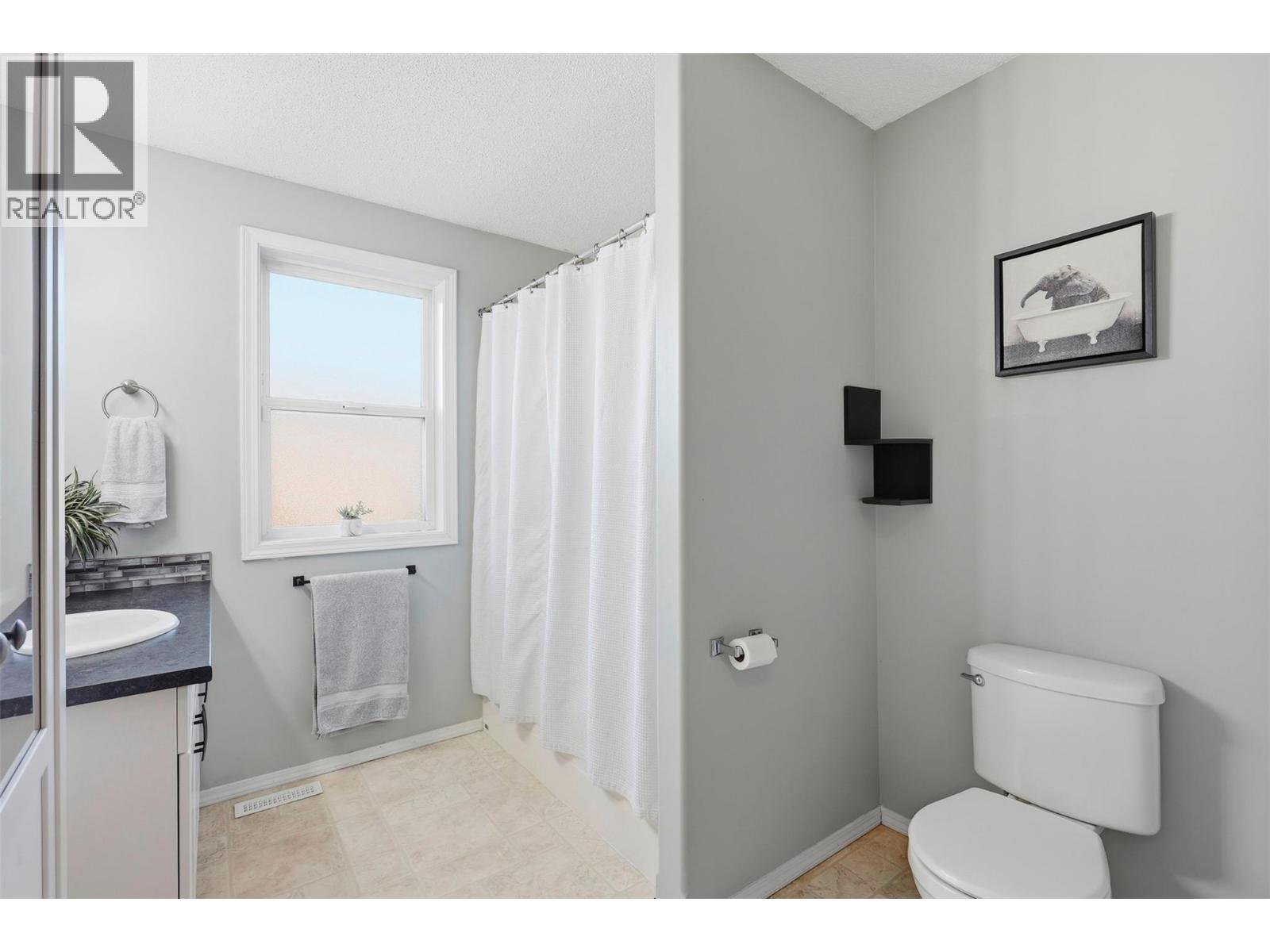 4654 Spurraway Road, Kamloops, BC - Indoor Photo Showing Bathroom