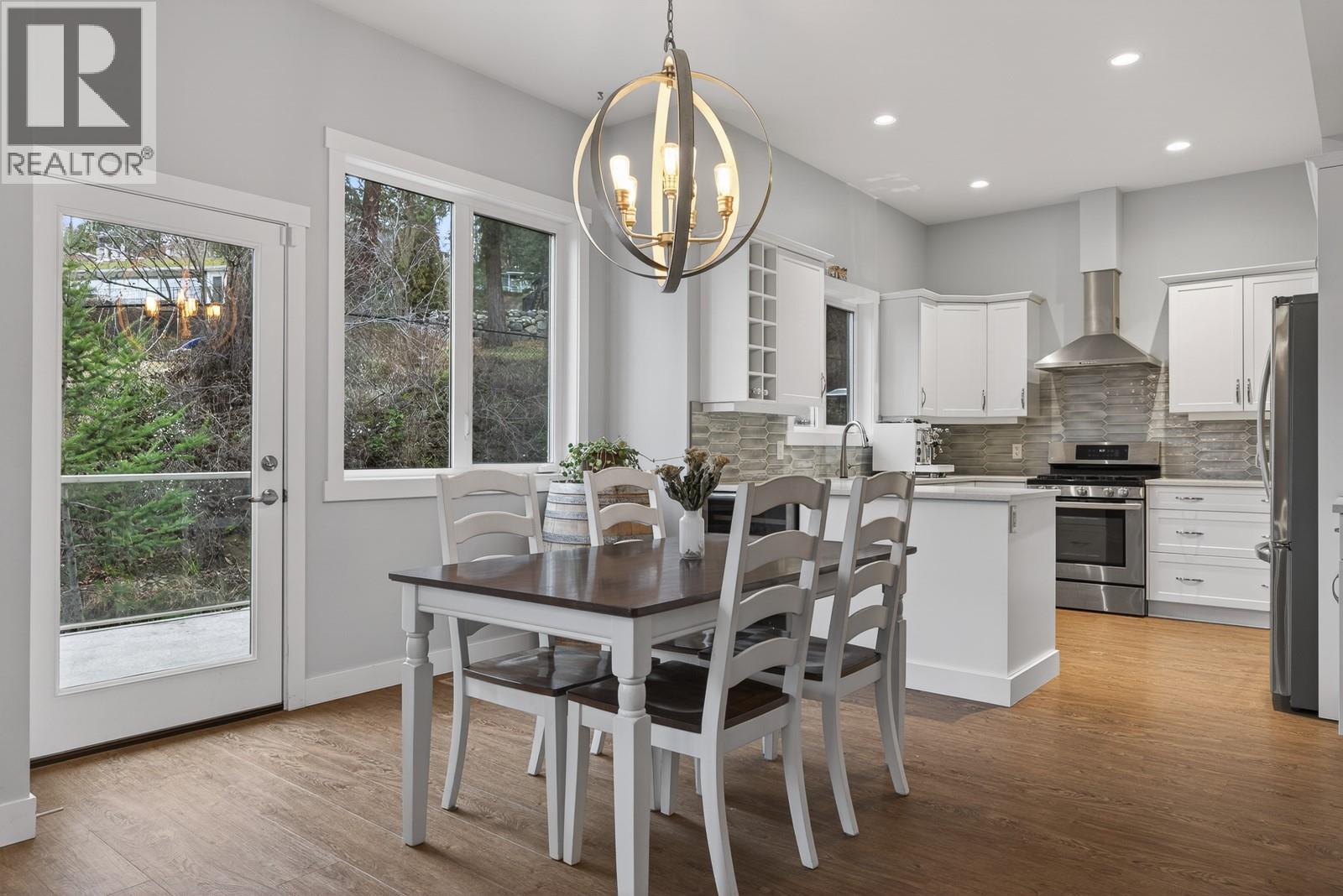 2893 Robinson Road Unit# 5, Lake Country, BC - Indoor Photo Showing Dining Room