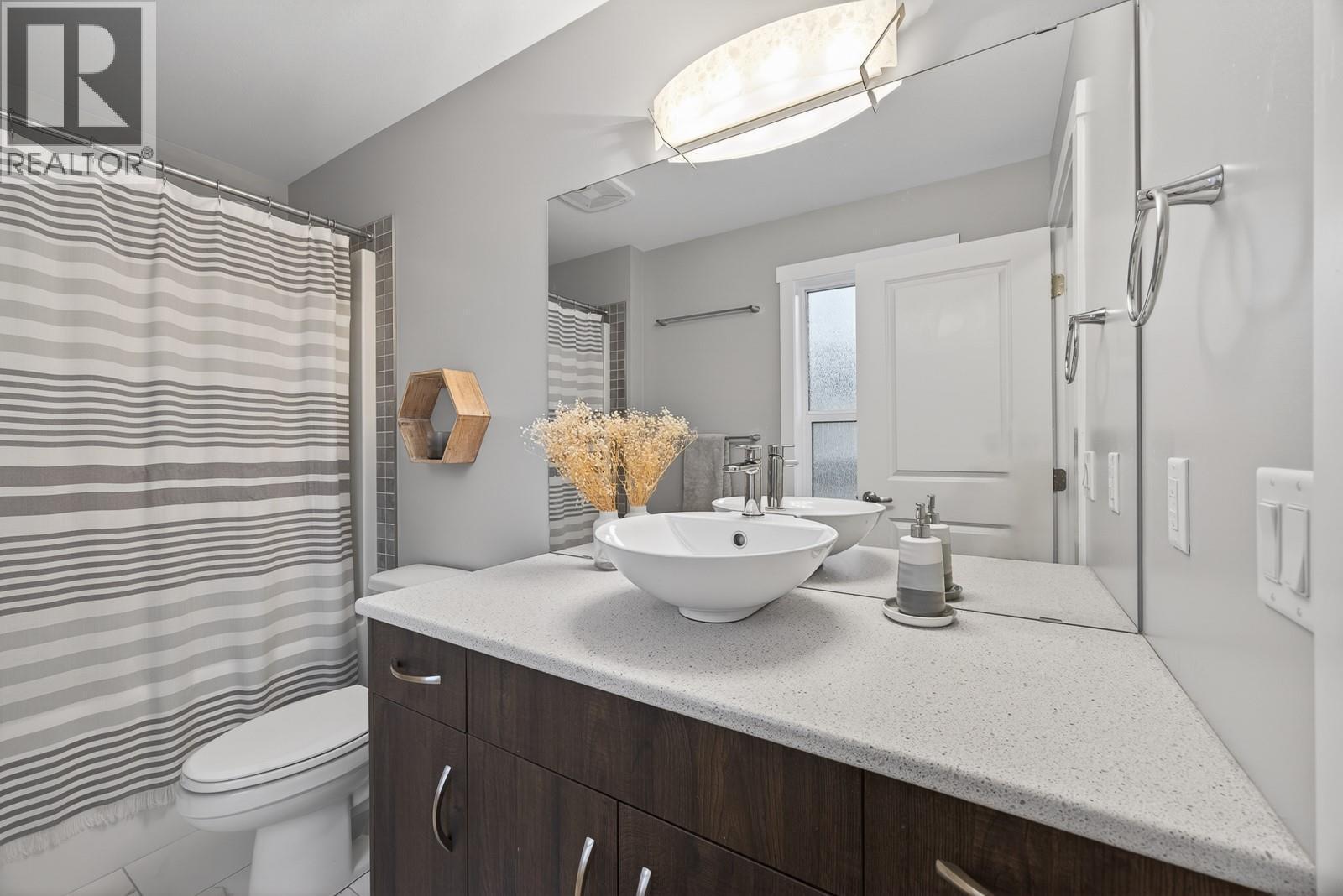 Full Bathroom on Upper Level - 2893 Robinson Road Unit# 5, Lake Country, BC - Indoor Photo Showing Bathroom