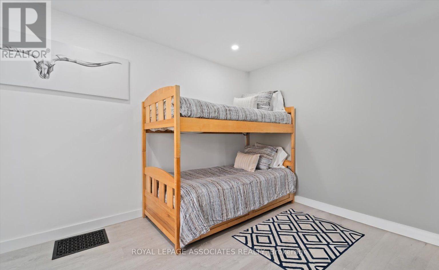 179 Church Street, Georgina, ON - Indoor Photo Showing Bedroom