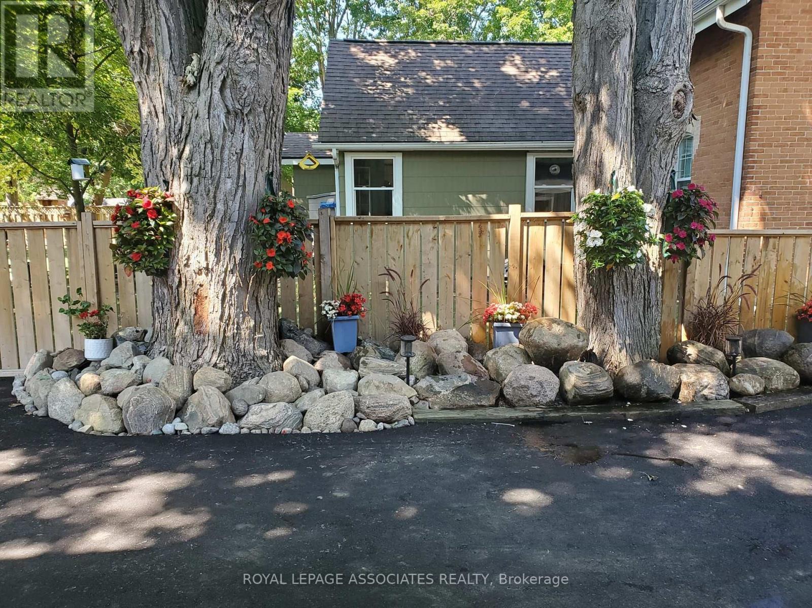 179 Church Street, Georgina, ON - Outdoor