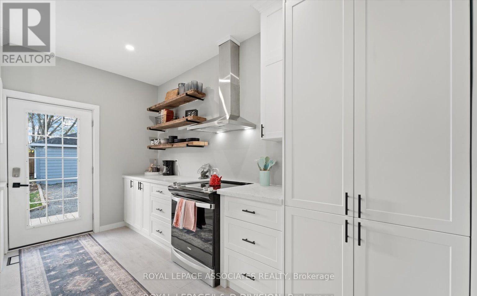 179 Church Street, Georgina, ON - Indoor