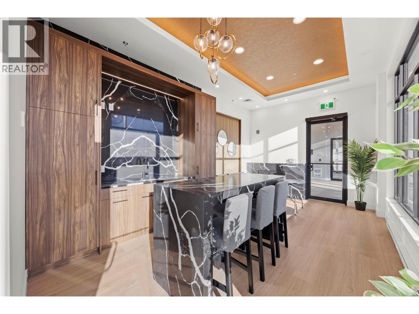 1380 Pridham Avenue Unit# 212, Kelowna, BC - Indoor Photo Showing Dining Room