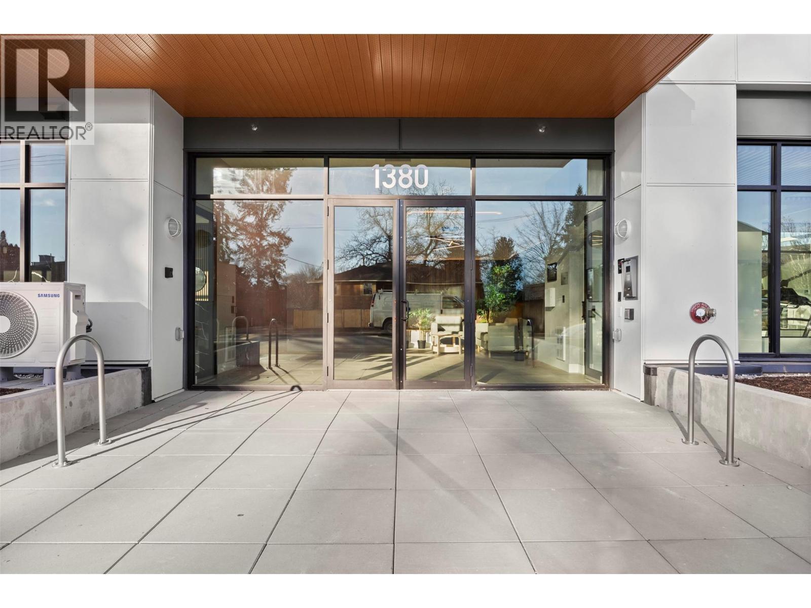 1380 Pridham Avenue Unit# 212, Kelowna, BC - Outdoor With Exterior