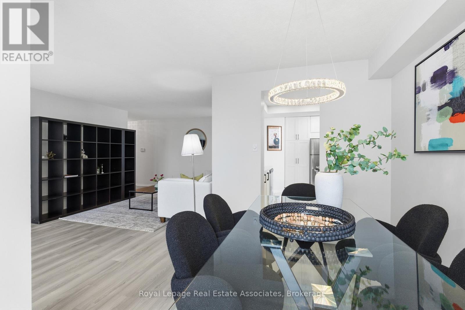 1004 - 10 Malta Avenue, Brampton, ON - Indoor Photo Showing Dining Room