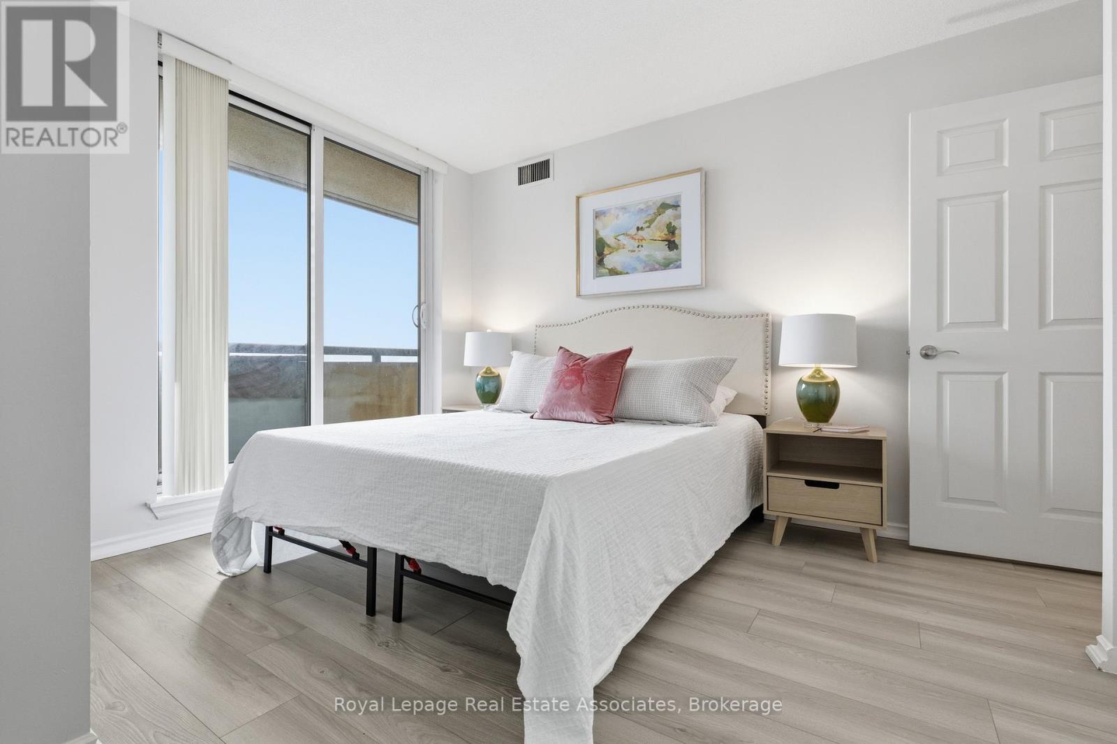 Third Bedroom - 1004 - 10 Malta Avenue, Brampton, ON - Indoor Photo Showing Bedroom