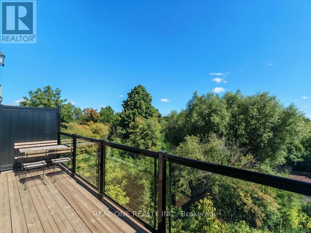 19 Woodstream Drive, Toronto, ON - Outdoor