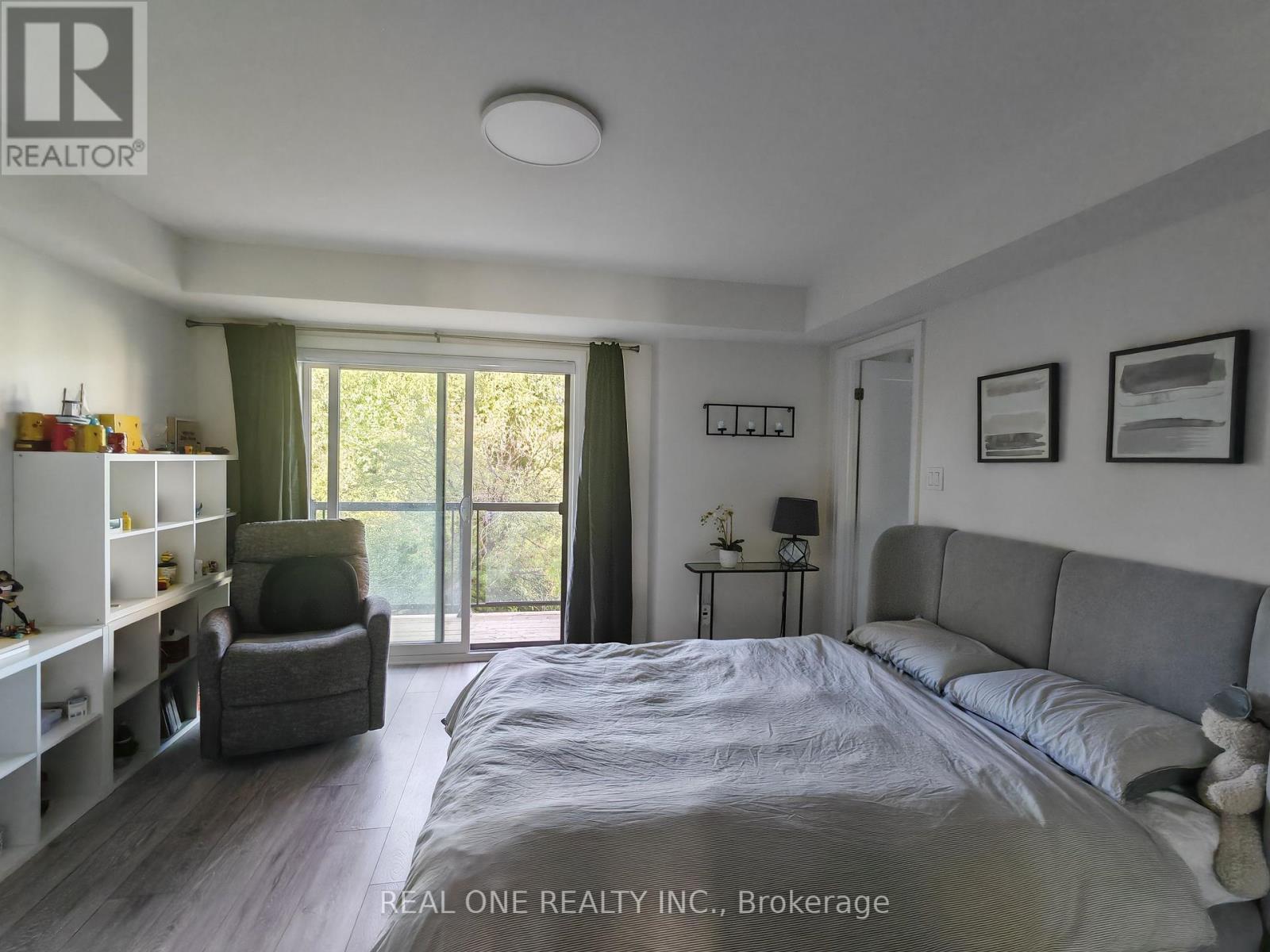 19 Woodstream Drive, Toronto, ON - Indoor Photo Showing Bedroom