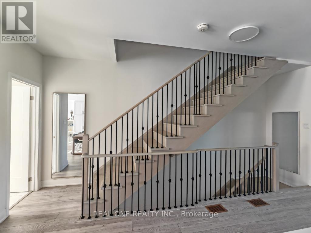 19 Woodstream Drive, Toronto, ON - Indoor Photo Showing Other Room