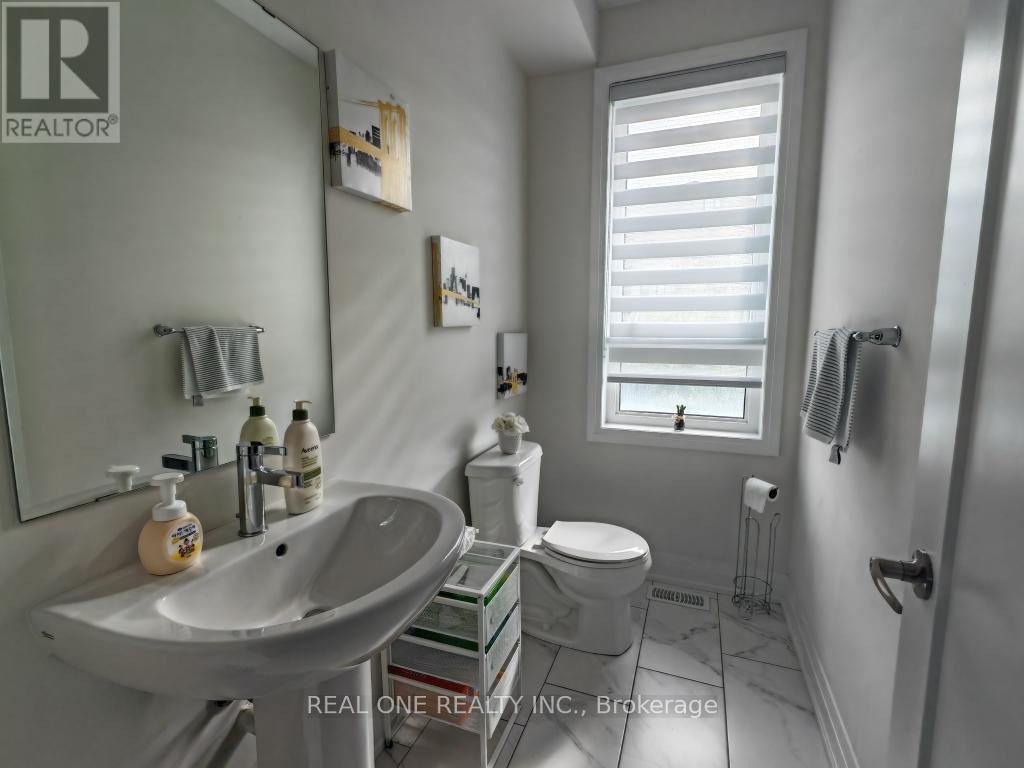 19 Woodstream Drive, Toronto, ON - Indoor Photo Showing Bathroom