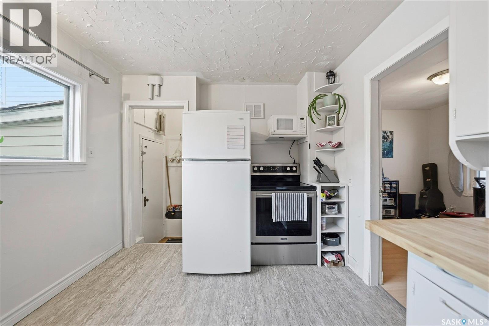 1526 Coy Avenue, Saskatoon, SK - Indoor Photo Showing Kitchen