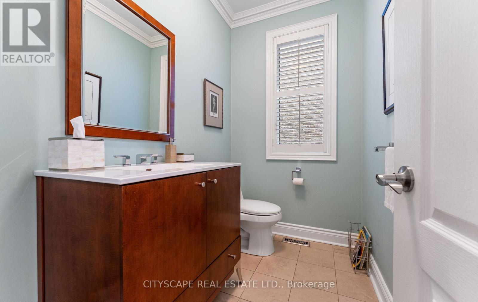 163 Johnston Avenue, Toronto, ON - Indoor Photo Showing Bathroom