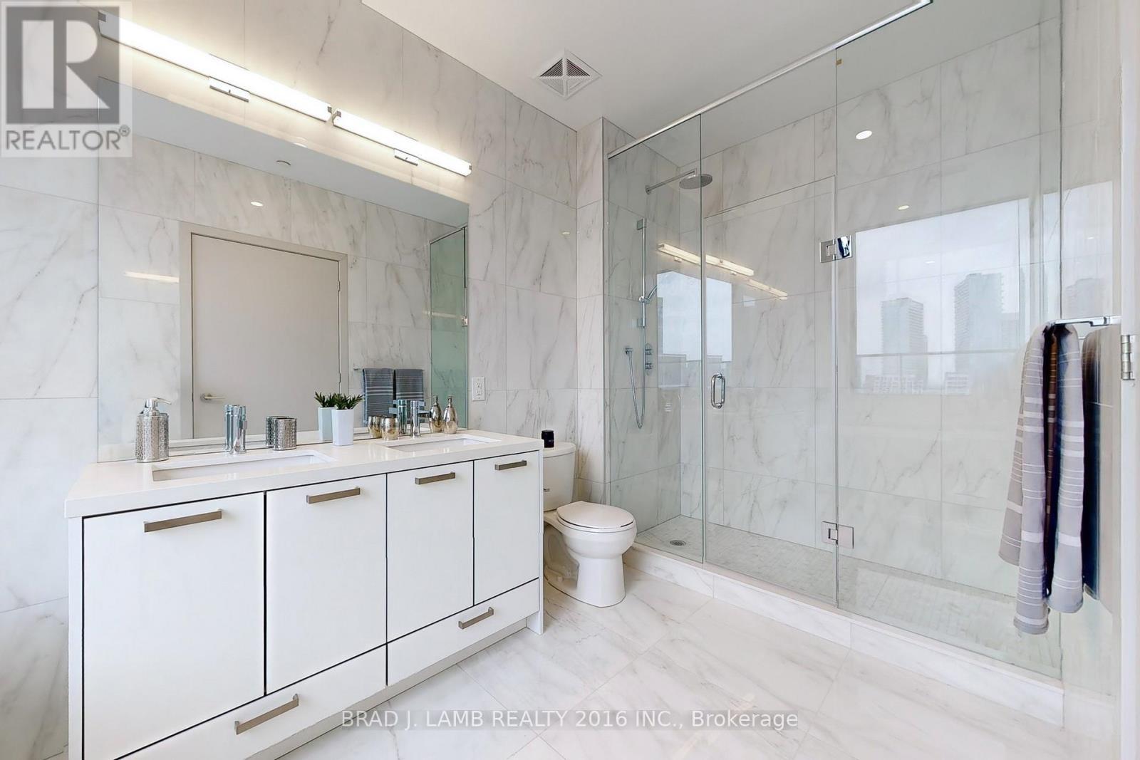 1702 - 458 Richmond Street W, Toronto, ON - Indoor Photo Showing Bathroom