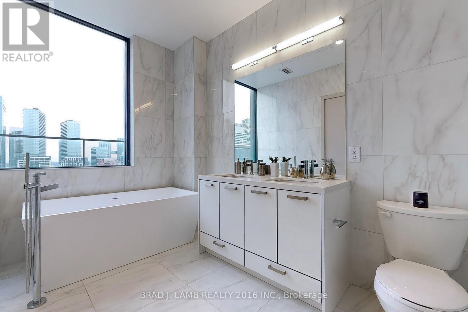 1702 - 458 Richmond Street W, Toronto, ON - Indoor Photo Showing Bathroom