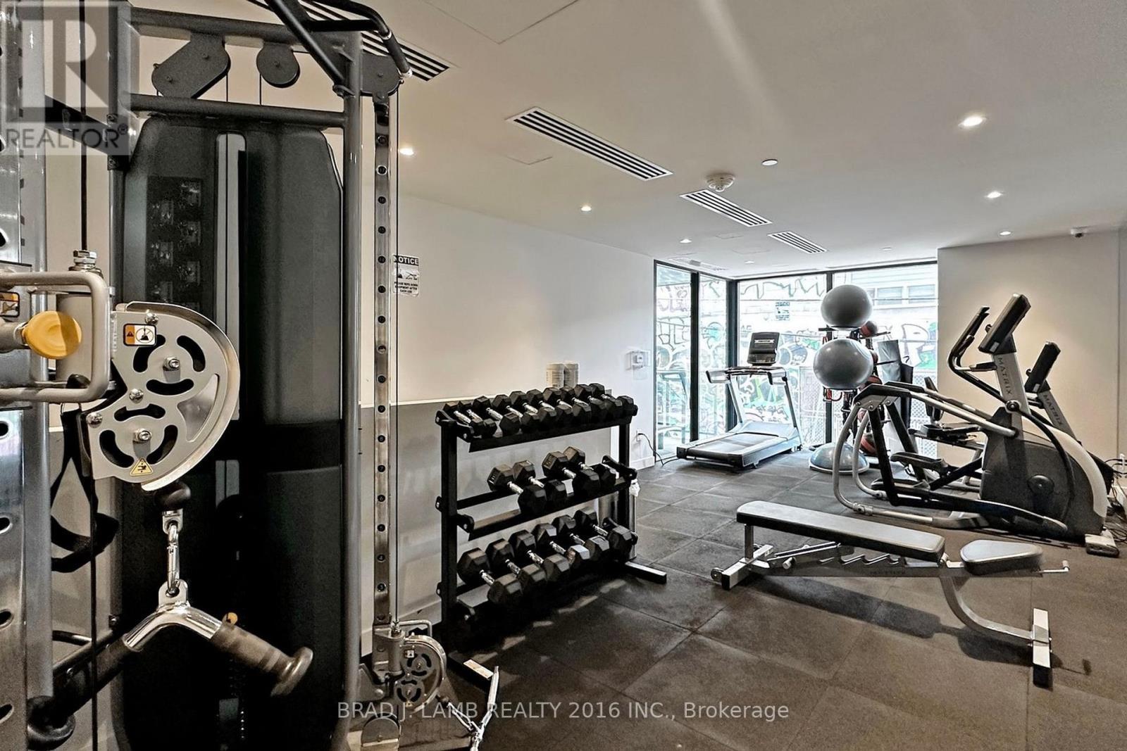 1702 - 458 Richmond Street W, Toronto, ON - Indoor Photo Showing Gym Room